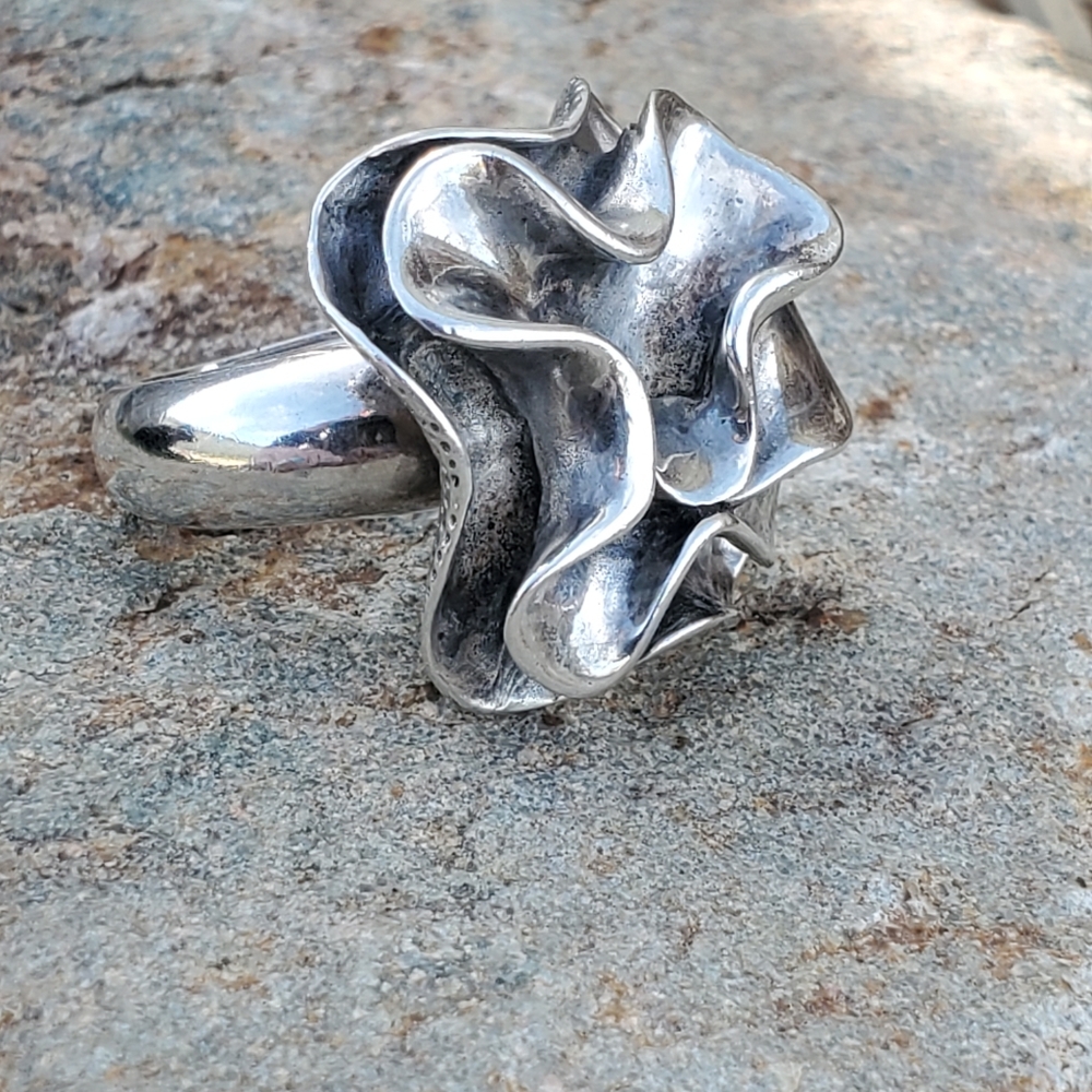 Silpada Flower Ring - Picture 2 of 12